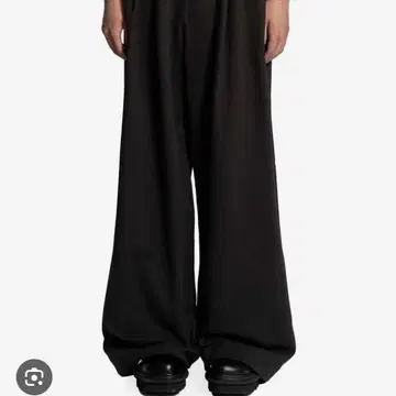 24AW DRIES VAN NOTEN 턱 스웨트 팬츠 블랙
