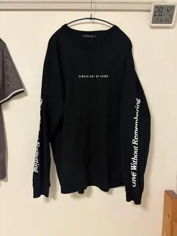 always out of stock 롱T셔츠 [ 가격 인하 가능 ]