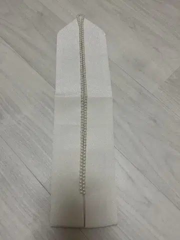 겹침 카라 펄 장식
