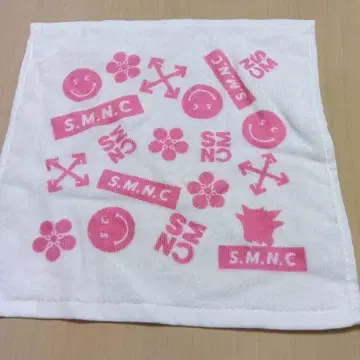 S.M.N.C 핑크 프린트 손수건