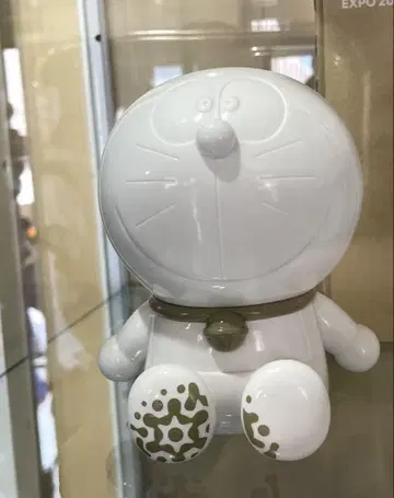 오사카 간사이 엑스포 일본관 베어브릭 도라에몽