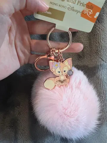 택 포함 새상품 홍콩 디즈니 리나벨 키링 핑크 퍼