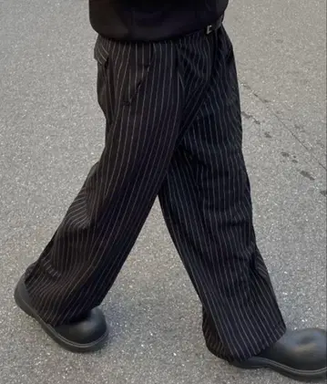 [ Chikashitsu + ] stripe tuck slacks 슬랙스