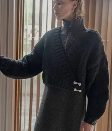 cable sleeve cache-coeur chunky knit