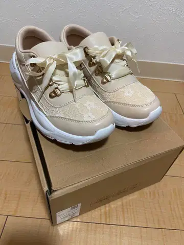 엑시즈팜 D링 레이스 스니커즈 M 사이즈 베이지
