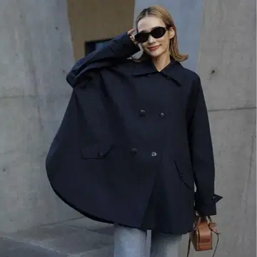 시착만 한 상품 ELLIE 엘리 케이프 트렌치코트 네이비 프리 사이즈