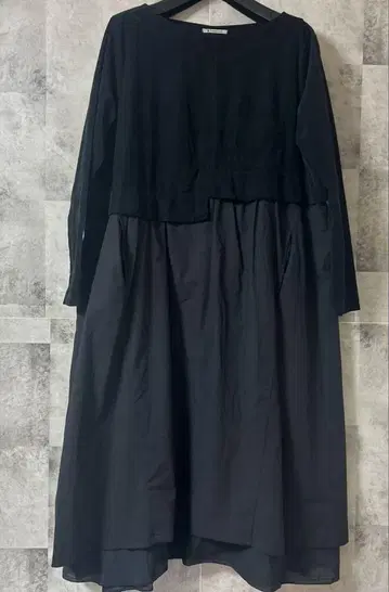 TreBarraBi 트레바라비 블랙 원피스