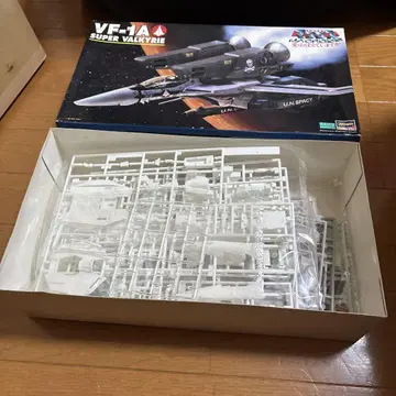 VF-1A 슈퍼 발키리 1/72