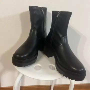 새상품 통굽 숏부츠 크림슨 블랙 LL 이벤트 코스프레