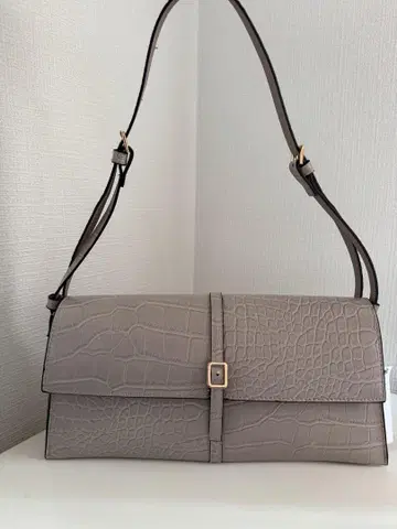 H & M 그레이 크로커다일 패턴 숄더백
