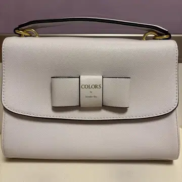 COLORS 리본 포함 핸드백 (컬러스 바이 제니퍼 스카이)