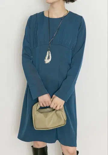 어반 리서치 라보 파랑 긴팔 절개 턱 원피스 새상품급