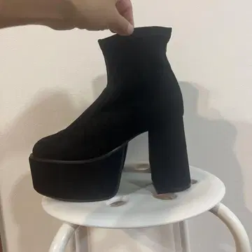 새상품 통굽 청키힐 숏부츠 슬림 레그 블랙 L 이벤트 코스프레