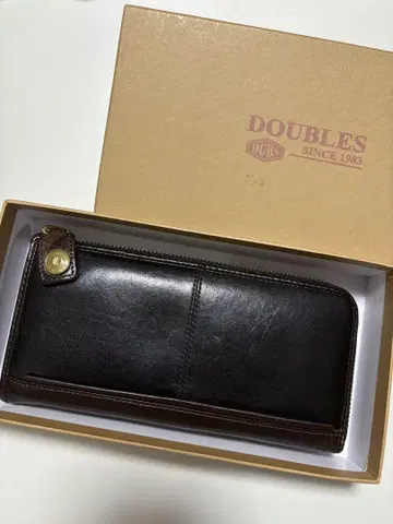 DOUBLES 다크 브라운 장지갑