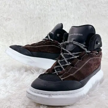 Alexander McQueen 스니커즈 가죽 스웨이드 절개 블랙