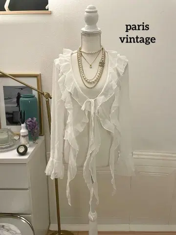 [ paris vintage ] 프릴 디자인 시스루 가디건