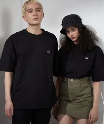 [ Calvin Klein ] 릴랙스 크루넥 T셔츠