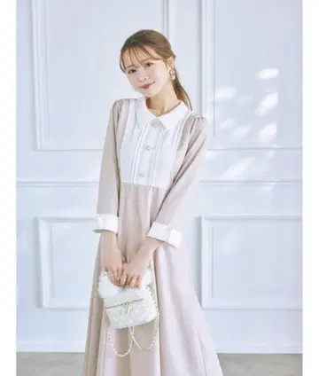 새상품 tocco 펄 비쥬 장식 단추 달린 요크 절개 배색 원피스