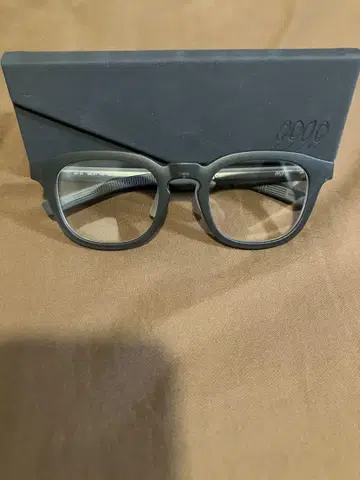 999.9 안경 케이스 포함