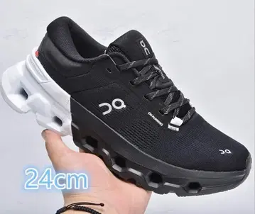 새상품 ON Cloudflyer5 스니커즈 24cm 블랙+화이트
