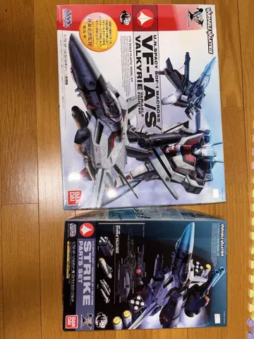마크로스 VF-1A & VF-1S 발키리 + 스트라이크 부품 세트