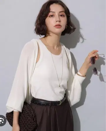 새상품급 Arpege story 돌먼 가디건 M 사이즈 화이트