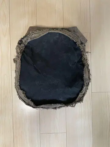 체크 무늬 숄더백