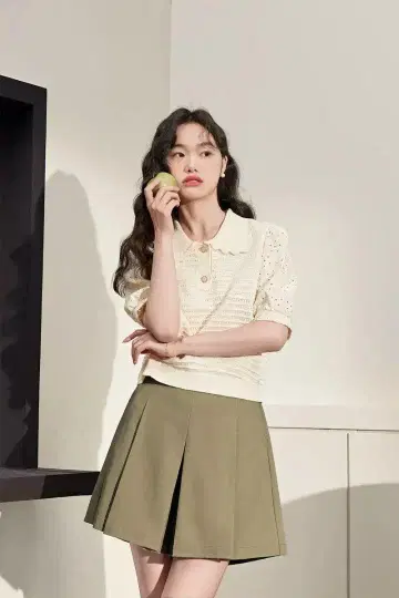 KUOSE 퍼프 슬리브 크롭 상의