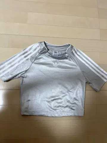 adidas 실버 래글런 슬리브 T셔츠