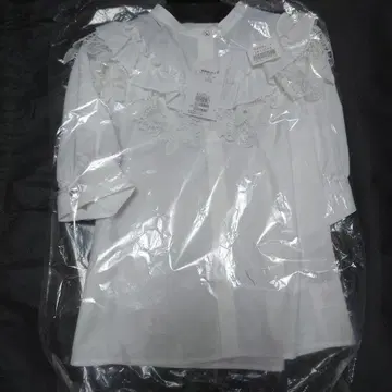 퀸즈 코트 레이스 도킹 블라우스