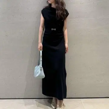 릴리 브라운 벨트 포함 드레이프 니트 원피스