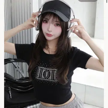 Darich 샤이니 DD 로고 컴팩트 티셔츠 블랙