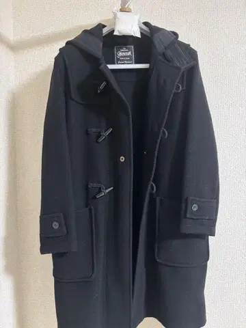 Gloverall 블랙 더플 코트