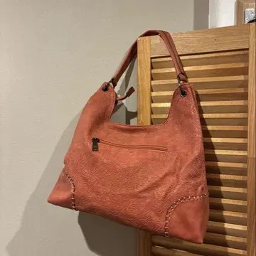 오렌지 가죽 숄더백