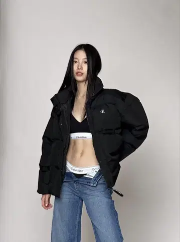 Calvin Klein 블랙 다운 자켓
