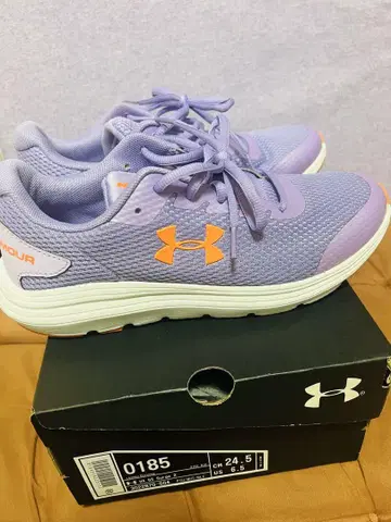 거의 새상품 Under Armour 파스텔 퍼플 스니커즈 24.5cm
