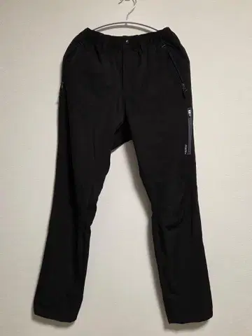 블랙 경량 팬츠 지퍼 포켓 부착