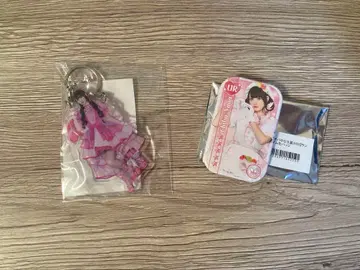 큐루시테 치바 유나 산리오 콜라보 아크릴 키링 생일 캔뱃지 2종 세트