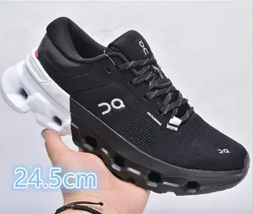 새상품 ON Cloudflyer5 스니커즈 24.5cm 블랙+화이트