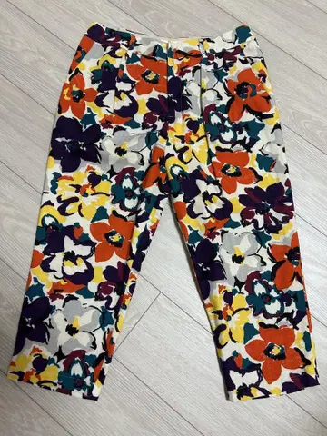 Lois CRAYON 꽃무늬 캐주얼 팬츠 미사용