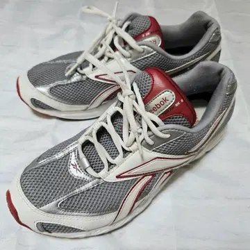 Reebok 러닝화 그레이/레드