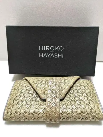 HIROKO HAYASHI 골드 꽃무늬 엠보싱 가공 장지갑 가죽