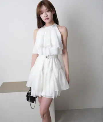LIPSERVICE 볼륨 티어드 암홀 튜닉 화이트