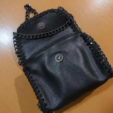 블랙 가죽 숄더백