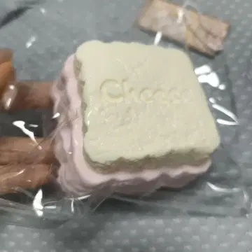 새상품 도톰 치즈 딸기 파이 스퀴즈 쪼물쪼물