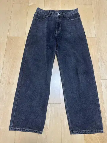 BELVET washed Black denim