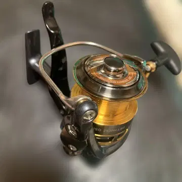Daiwa ISO 2500H-LBD 스피닝 릴