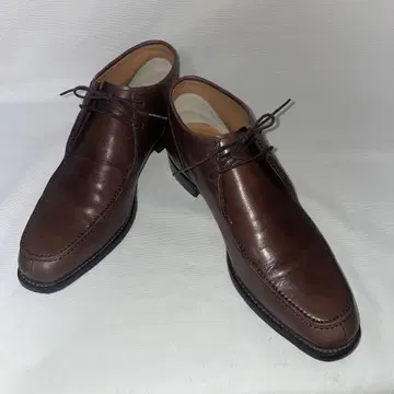 SCOTCH GRAIN 브라운 가죽 처카 부츠