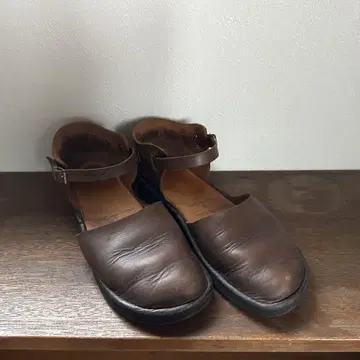 오로라 슈즈 뉴 차이니즈 브라운 가죽 샌들 스트랩