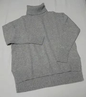 어반 리서치 도어스 / 해밀턴 울 터틀넥 니트 / 그레이